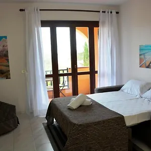 Summer Bunte Apartahotel